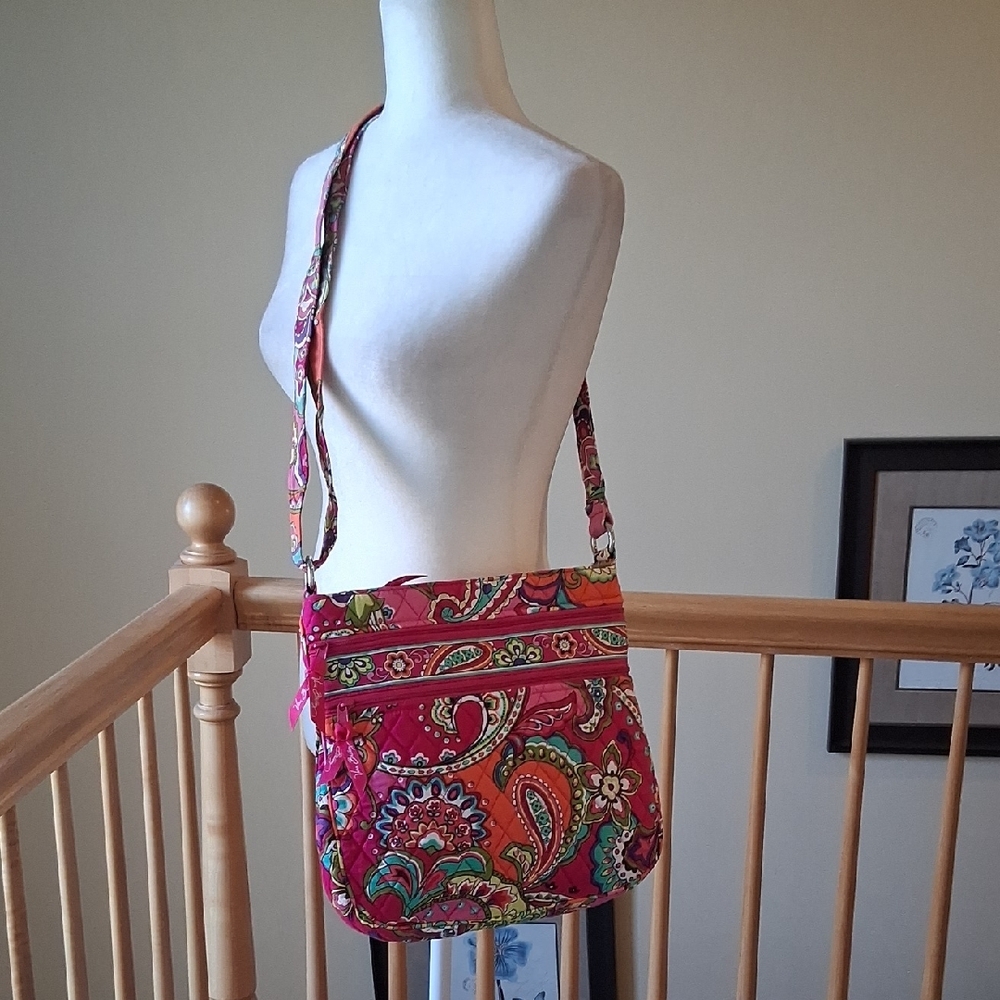 Vera Bradley Vibrant Frannie Pink Swirls Paisley Crossbody Shoulder Bag